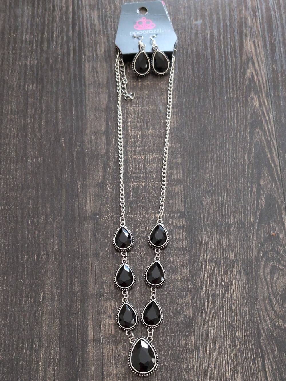 Paparazzi Necklace & Earrings Set NWT